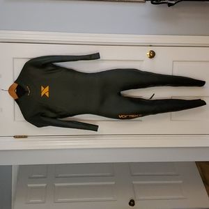 Xterra wetsuit Large NWOT
